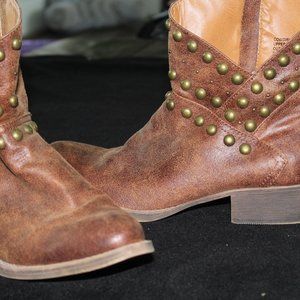 Cute brown boots/booties